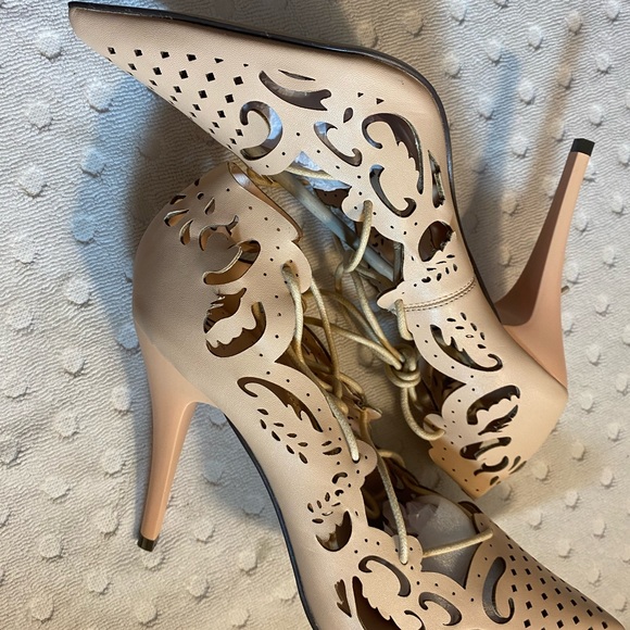 NWOT MADISON Blush Colored Laser Cut Stiletto Heels - Picture 14 of 16